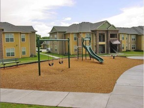 Culver Crossing in Commerce, TX - Foto de edificio - Building Photo