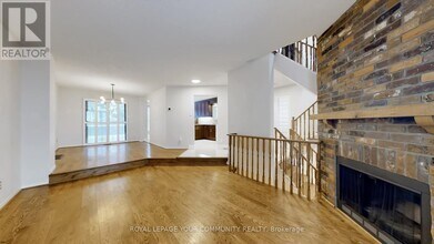 125 N Meadow Crescent in Vaughan, ON - Building Photo - Building Photo