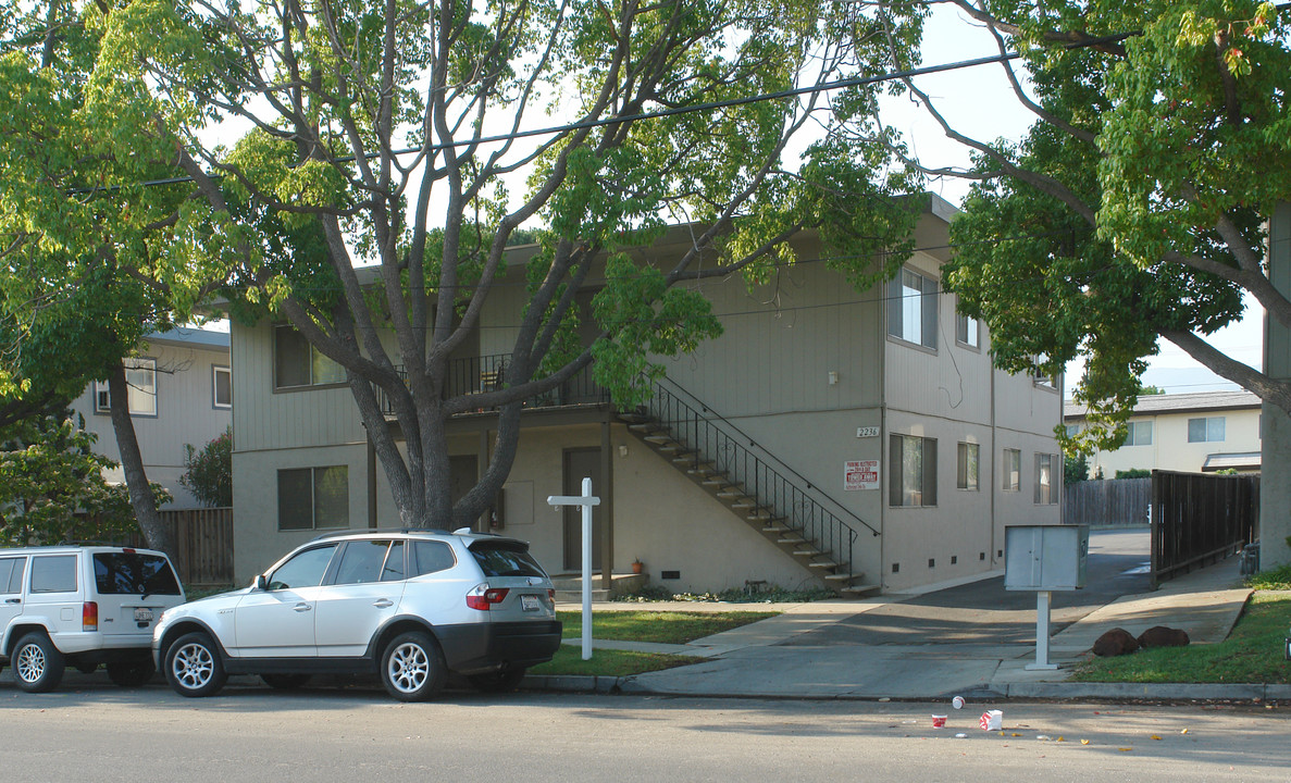 2236 Curtner Ave in Campbell, CA - Foto de edificio