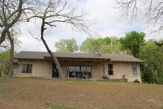 908 River Rd in Wimberley, TX - Building Photo - Building Photo