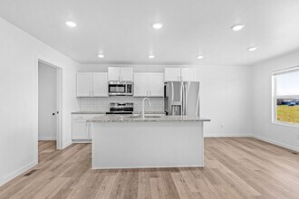 806 S Lambert Cir in Willard, MO - Building Photo - Building Photo