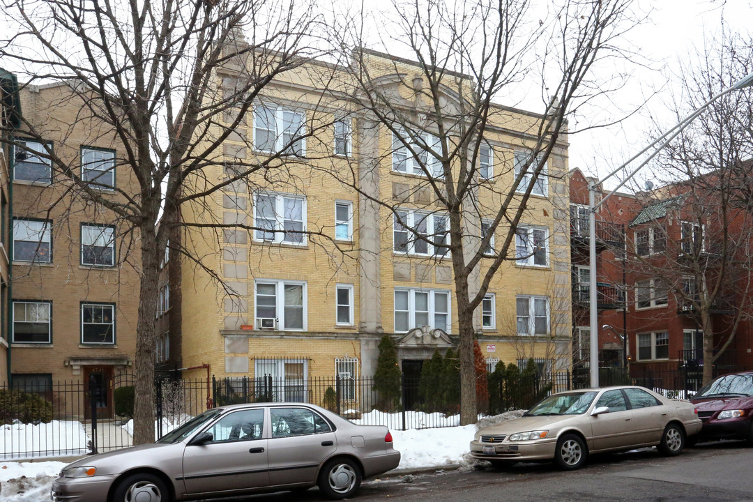 4735-4737 N Malden St in Chicago, IL - Building Photo