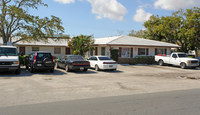 700 NE 1st St in Pompano Beach, FL - Building Photo - Building Photo