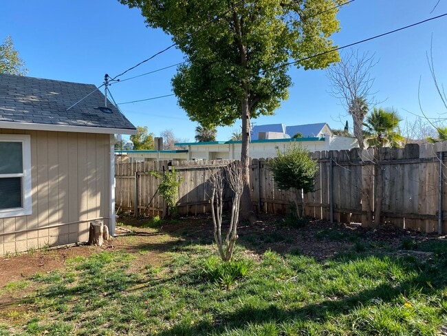 2121 Terrace St in Redding, CA - Building Photo - Building Photo
