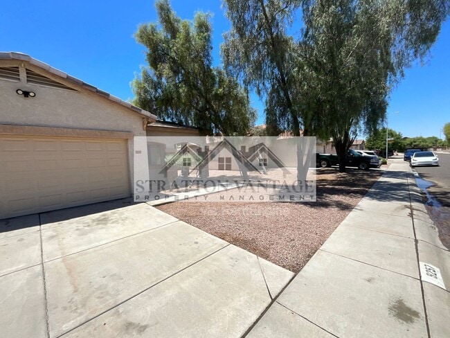 9257 W Virginia Ave in Phoenix, AZ - Building Photo - Building Photo