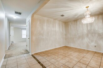 670 Rattler Bluff in San Antonio, TX - Building Photo - Building Photo