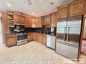 41 Rich St in Waltham, MA - Building Photo