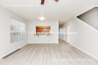 212 Sandstone Dr in Jarrell, TX - Building Photo - Building Photo