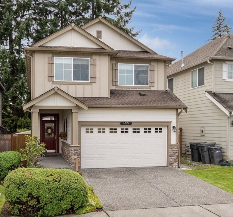 1024 167th Pl SW in Lynnwood, WA - Foto de edificio