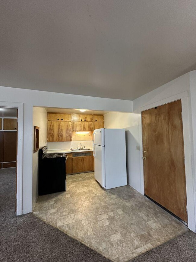 1211 Broadwater Ave in Billings, MT - Building Photo - Building Photo