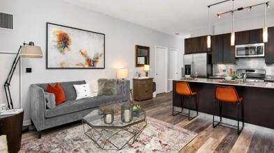 640 W Huron St in Chicago, IL - Building Photo - Building Photo