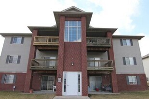 2270 Holiday Rd in Coralville, IA - Building Photo