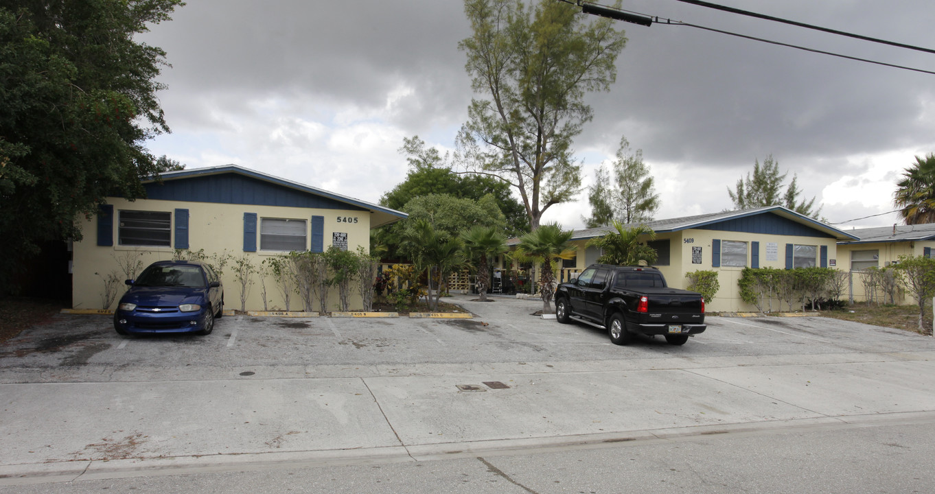 5405-5409 Pinewood Ave in West Palm Beach, FL - Foto de edificio