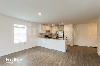 10627 Erinita Way in Converse, TX - Building Photo - Building Photo