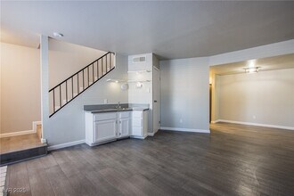 3749 Carlyle Dr in Las Vegas, NV - Building Photo - Building Photo