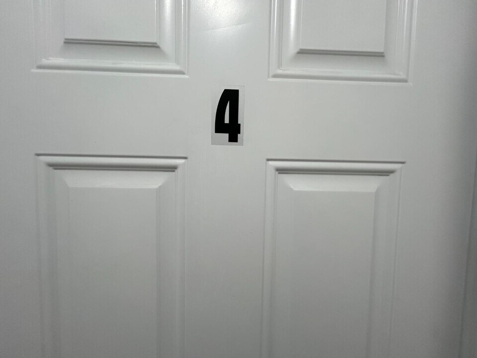 222 W Patterson St in Lansford, PA - Foto de edificio