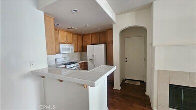 32 Vermillion in Irvine, CA - Building Photo - Building Photo