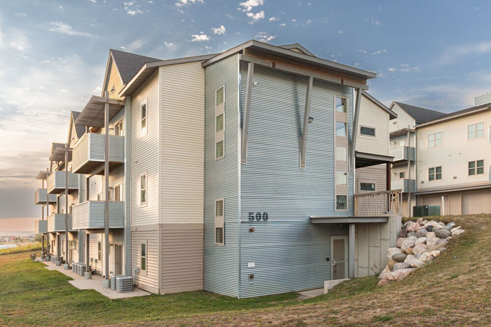 Prairie Heights in Watford City, ND - Foto de edificio