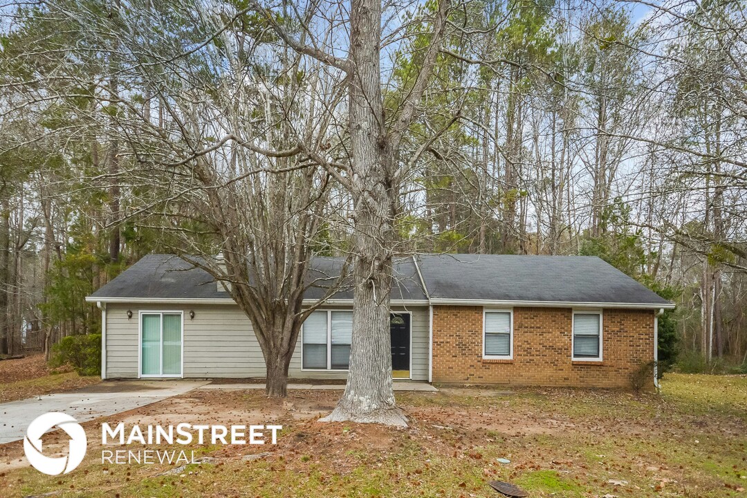 5348 Cedar Rock Dr in Stonecrest, GA - Building Photo