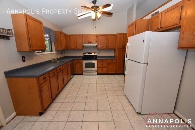 130 Dennis Rd in Severna Park, MD - Building Photo - Building Photo