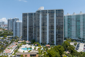 Hamptons West Condominium in Aventura, FL - Building Photo - Building Photo