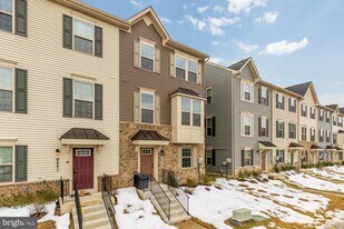 9639 Tall Oaks Rd in Montgomery Village, MD - Building Photo