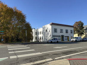 Bayview Apartments in Port Angeles, WA - Building Photo - Building Photo