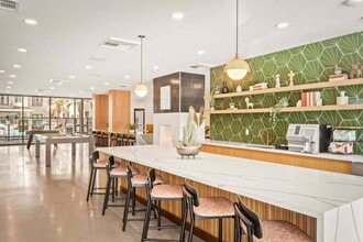 Aspire Park Central in Phoenix, AZ - Building Photo - Building Photo