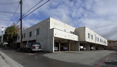 142 - Amber Pines in Upland, CA - Foto de edificio - Building Photo