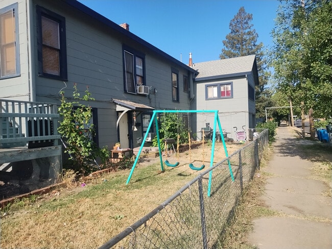 702 14th St in Marysville, CA - Building Photo - Building Photo