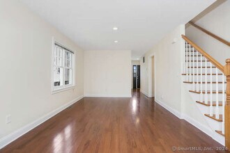 2 Sherman Ave in Greenwich, CT - Building Photo - Building Photo