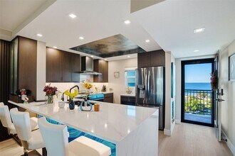 9397 Midnight Pass Rd in Sarasota, FL - Building Photo - Building Photo