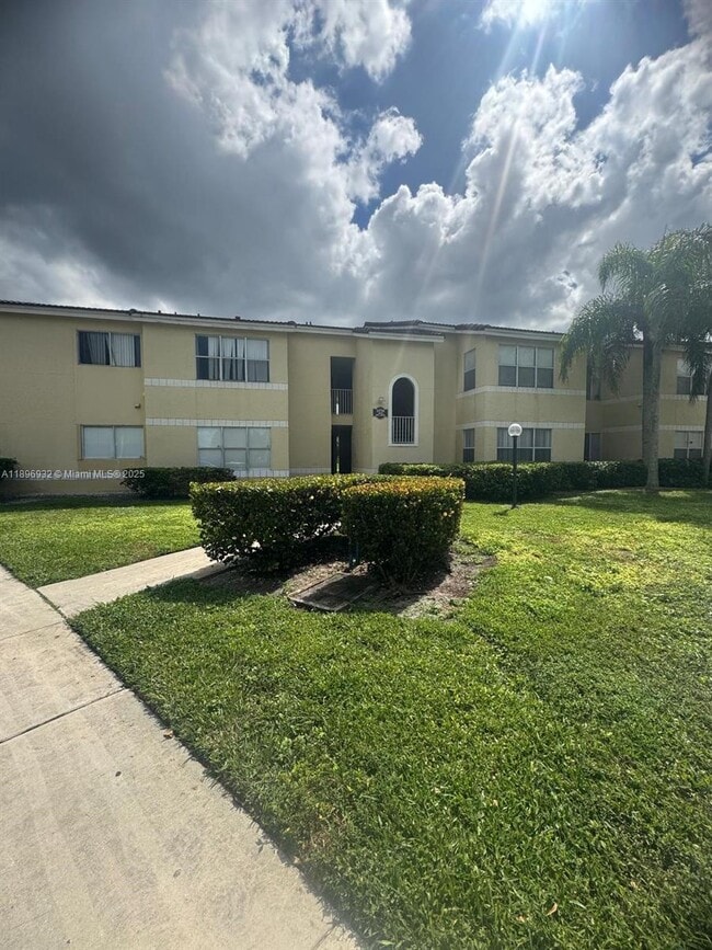 12730 Vista Isles Dr in Sunrise, FL - Building Photo - Building Photo