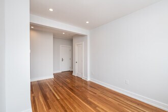 16 Forest St, Unit 43 in Cambridge, MA - Building Photo - Building Photo