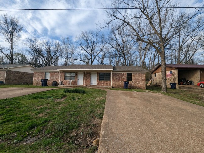 property at 350 Broadwater Ln