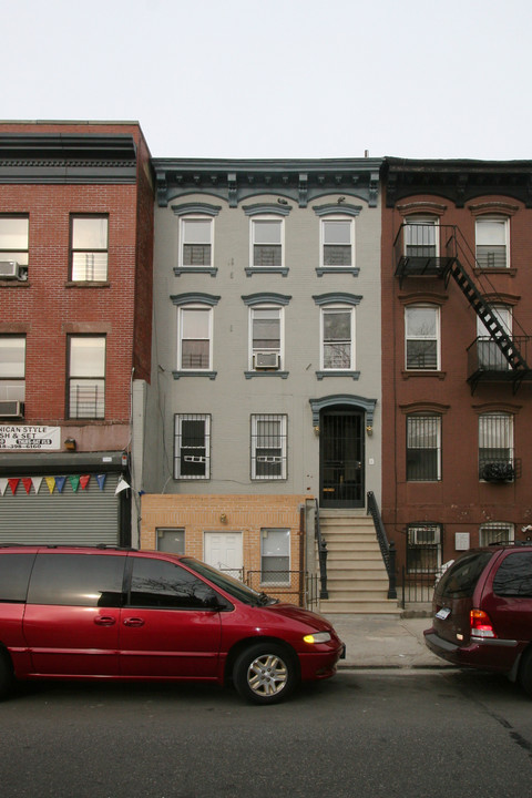 810 Marcy Ave in Brooklyn, NY - Building Photo