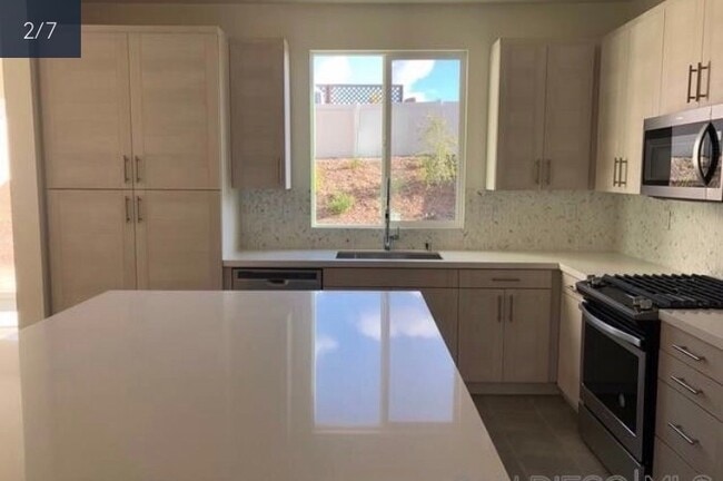 1237 Via Candelas in Oceanside, CA - Building Photo - Building Photo