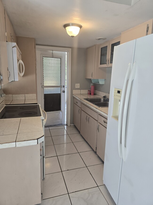 18511 Blair Ave in Port Charlotte, FL - Building Photo - Building Photo
