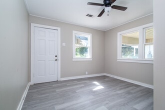 503 Webster St in Pineville, LA - Foto de edificio - Building Photo