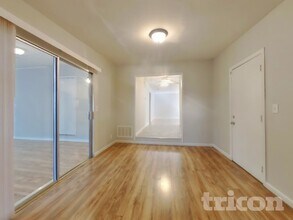 402 E Pacific Ave in Fairfield, CA - Building Photo - Building Photo