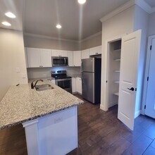 6423 Melanzane Ave in San Antonio, TX - Building Photo - Building Photo