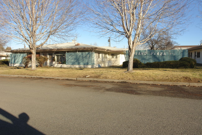 Upland Plaza in Yakima, WA - Building Photo - Building Photo