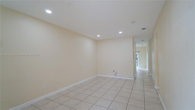 1535 SE 26th St in Homestead, FL - Building Photo - Building Photo
