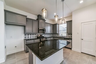 1531 Crystal Stream Dr in Sienna, TX - Building Photo - Building Photo