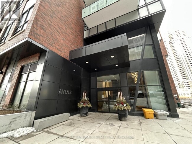 4130 Parkside Village Dr in Mississauga, ON - Building Photo - Building Photo