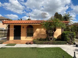 121 E 6th St in Hialeah, FL - Building Photo
