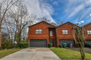 3338 Sims St in Hapeville, GA - Building Photo