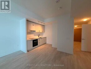 1 Quarrington Lane in North York, ON - Building Photo - Building Photo