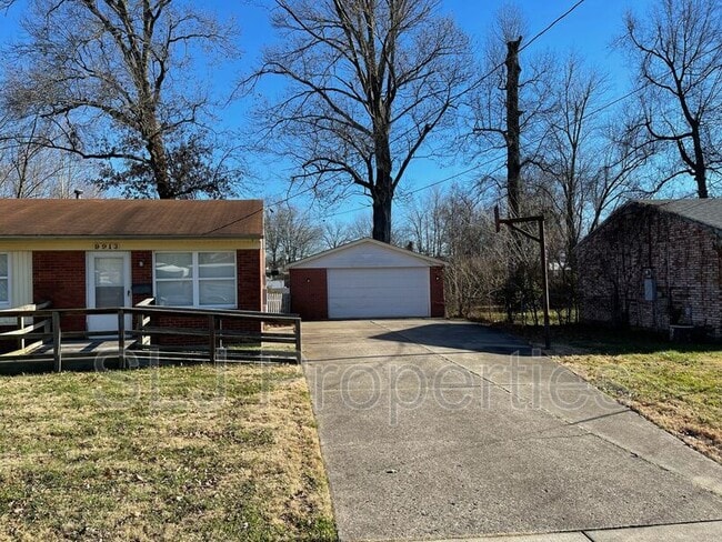 9913 Lochwick Way in Louisville, KY - Building Photo - Building Photo