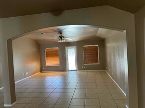 5541 Medford Ct in Odessa, TX - Foto de edificio - Building Photo